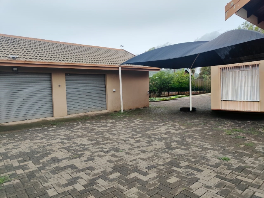 To Let 4 Bedroom Property for Rent in Vaalpark Free State